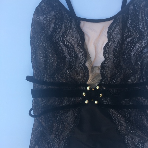 FOR LOVE & LEMONS π EVIE LACE BODYSUIT - Picture 4 of 6